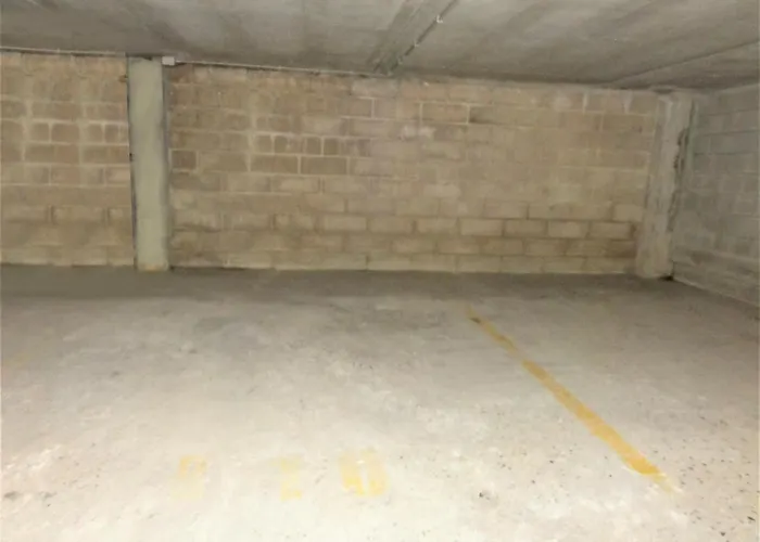 Beachside With Outdoor Space Lejlighed