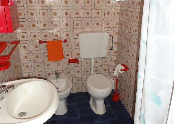 Daire Beachside With Outdoor Space *